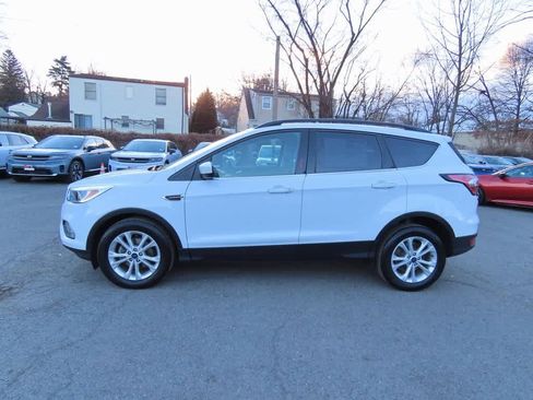 Used 2018 Ford Escape SE image 3