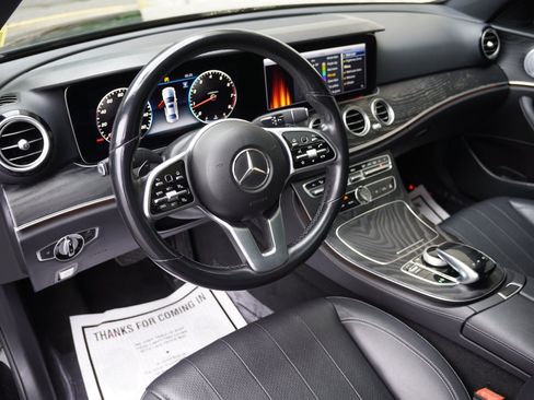 Used 2020 Mercedes-Benz E 350 Sedan image 3