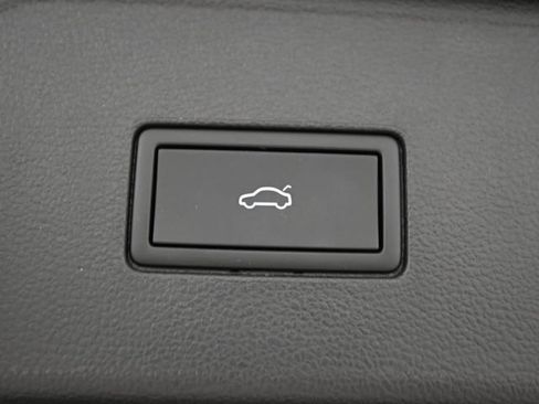 Used 2024 Volkswagen Atlas Peak Edition SEL AWD/4WD image 25