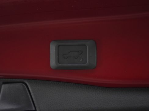 Used 2025 Toyota RAV4 Limited image 17