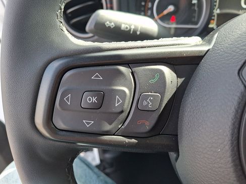 Used 2025 Jeep Wrangler Unlimited Rubicon w/ Convenience Group AWD/4WD image 18