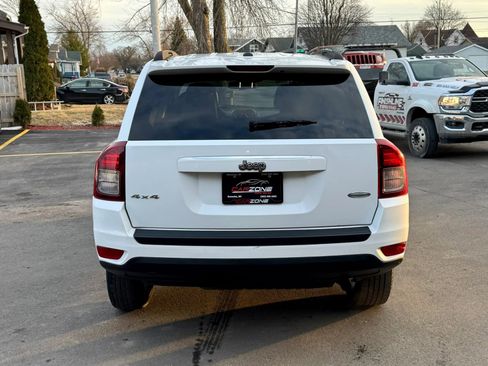 Used 2016 Jeep Compass Latitude image 17
