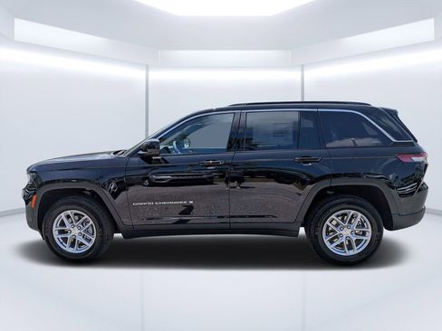 New 2026 Jeep Grand Cherokee Laredo w/ Trailer Tow Package RWD image 7