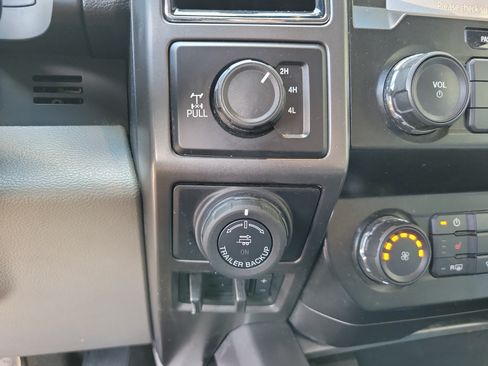Used 2019 Ford F150 XLT w/ Equipment Group 302A Luxury AWD/4WD image 19