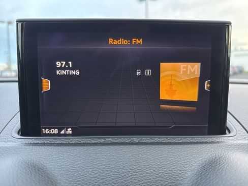 Used 2017 Audi A3 e-tron Prestige image 41