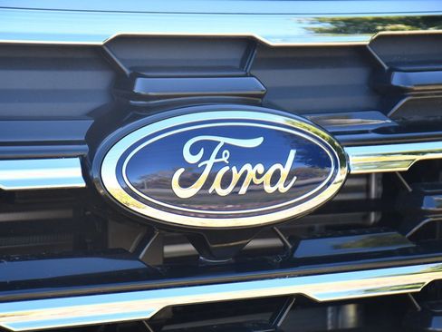 Used 2026 Ford Explorer Active w/ Active Comfort Package image 37