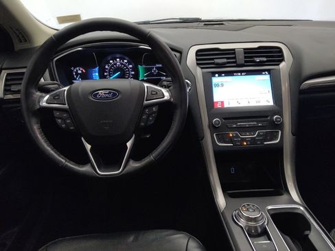 Used 2018 Ford Fusion SE w/ Fusion SE Technology Package image 22