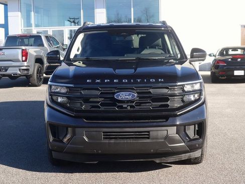 Used 2025 Ford Expedition Active image 2