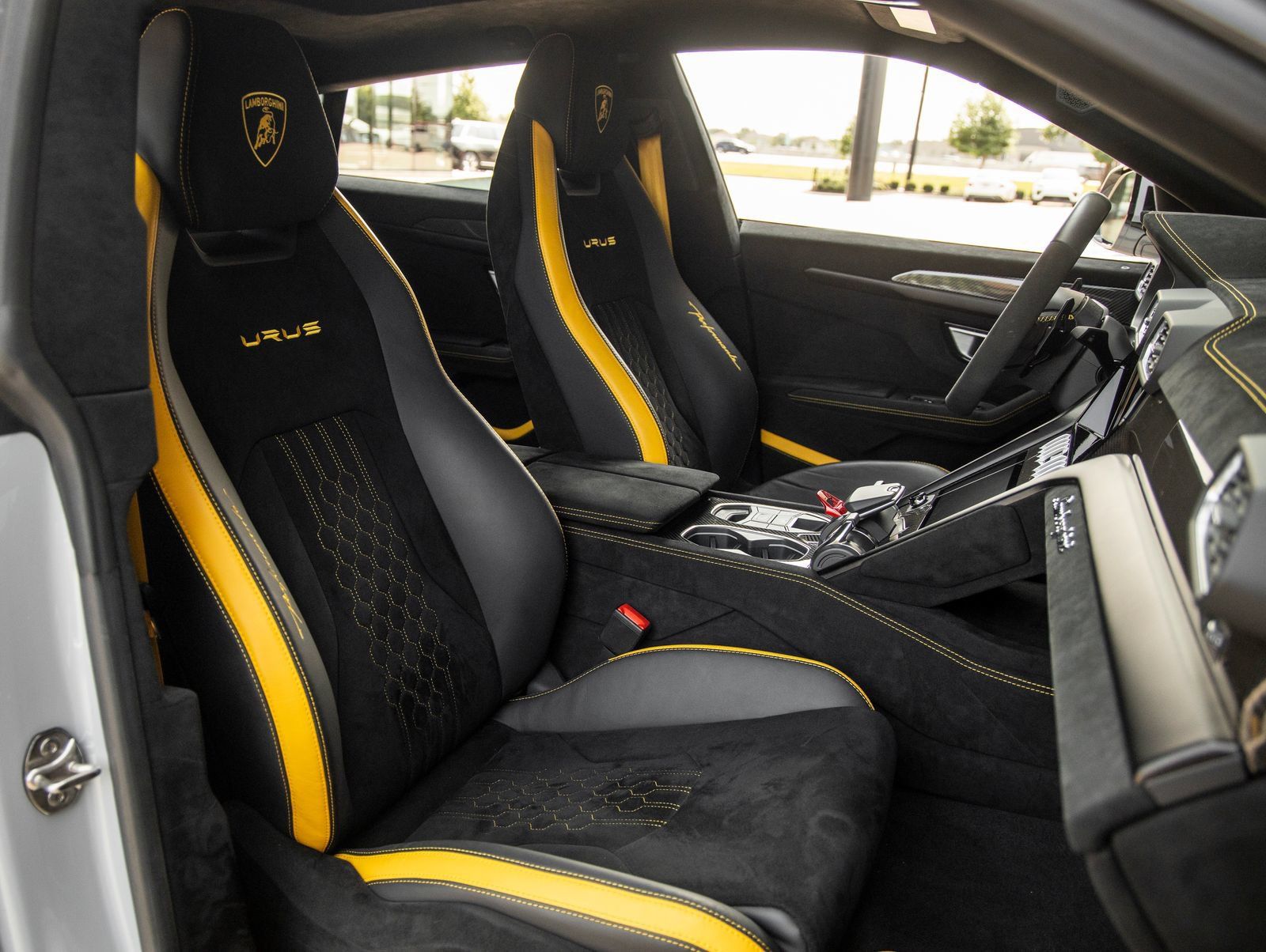 Used 2024 Lamborghini Urus Performante AWD/4WD image 53