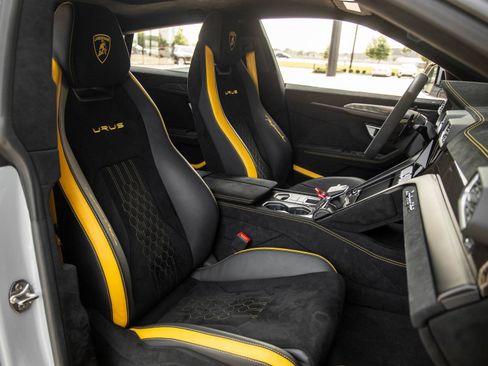 Used 2024 Lamborghini Urus Performante AWD/4WD image 53