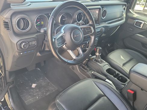 Used 2022 Jeep Wrangler Unlimited Sahara w/ Safety Group AWD/4WD image 8