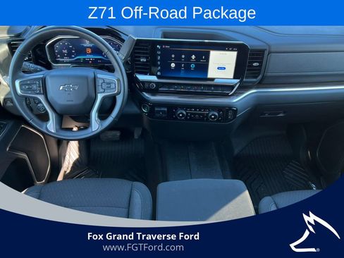 Used 2023 Chevrolet Silverado 1500 RST w/ Z71 Off-Road Package image 3