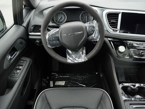 New 2026 Chrysler Pacifica Limited w/ S Appearance Package image 14