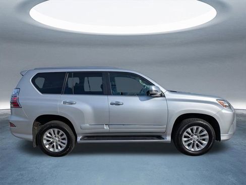 Used 2016 Lexus GX 460 w/ Premium Package image 3