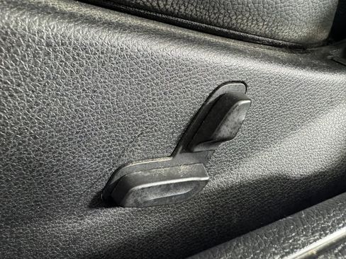Used 2010 Mercedes-Benz C 300 Sedan image 32