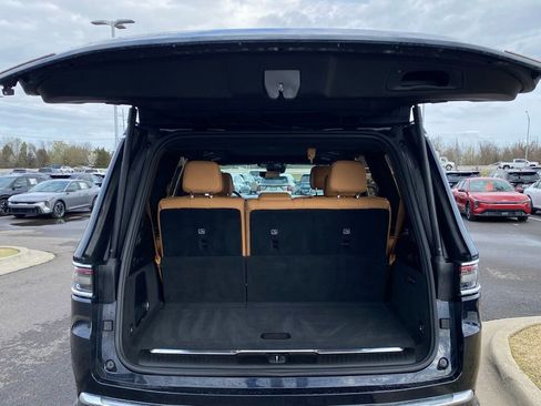 Used 2022 Jeep Grand Wagoneer Series III image 9