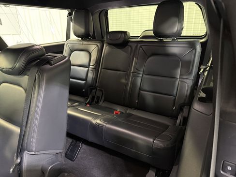 Used 2024 Lincoln Navigator L 4WD image 12