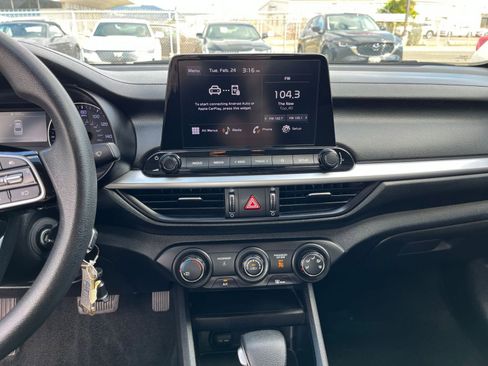 Used 2024 Kia Forte LXS image 17