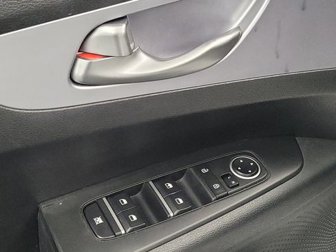 Used 2022 Kia Forte LXS image 27