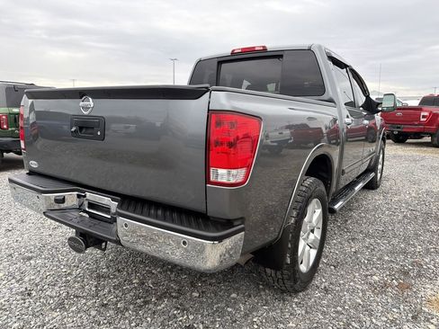 Used 2014 Nissan Titan SL w/ SL Moonroof Package image 7