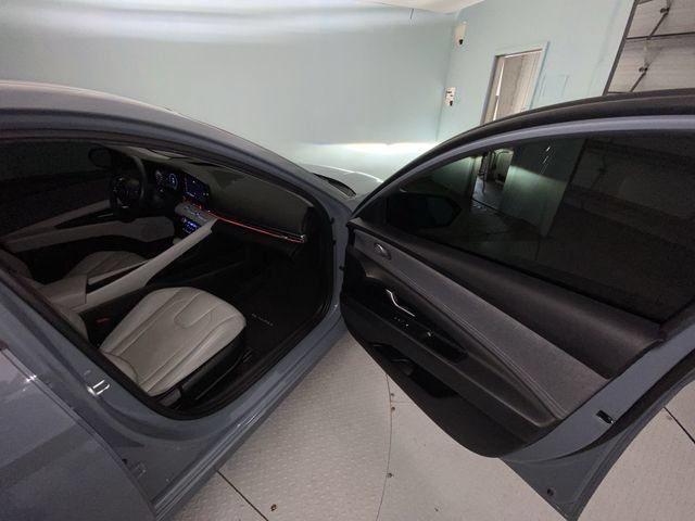 Used 2023 Hyundai Elantra Limited FWD image 25