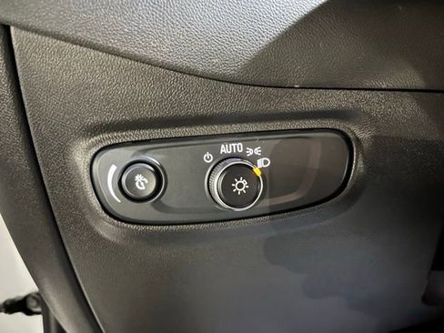 Used 2024 Chevrolet Equinox LT AWD/4WD image 25