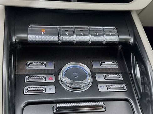 New 2026 Lincoln Nautilus Premier image 17