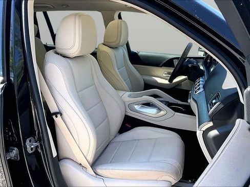 Certified 2023 Mercedes-Benz GLS 450 4MATIC image 33