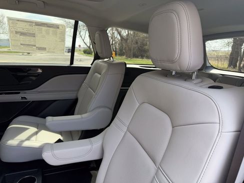 New 2026 Lincoln Aviator AWD image 13