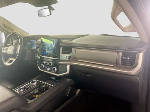 Used 2023 Ford Expedition XLT AWD/4WD image 31