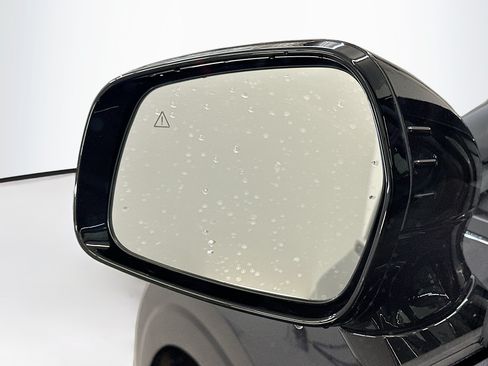 Used 2026 Kia Carnival FWD image 16