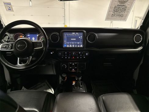 Used 2020 Jeep Wrangler Unlimited Sahara image 10