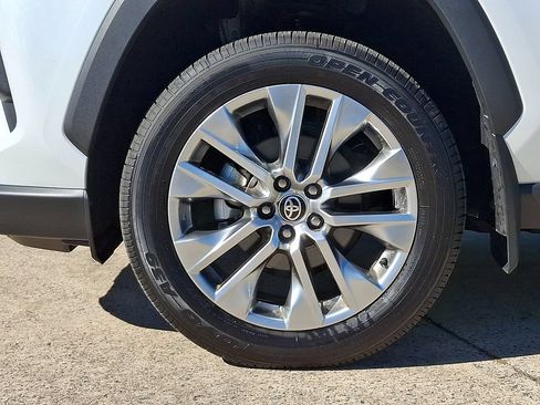 Used 2025 Toyota RAV4 XLE Premium w/ Weather Package FWD image 8