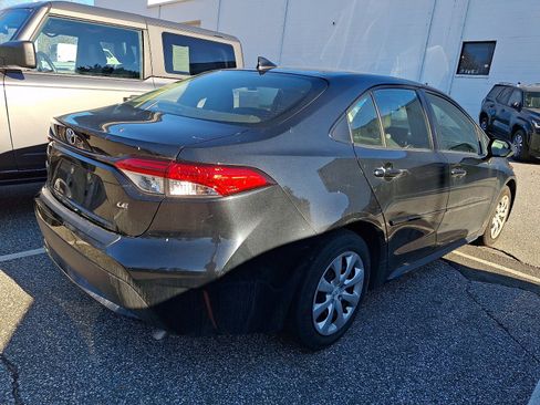 Certified 2022 Toyota Corolla LE image 4