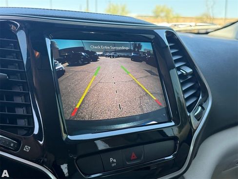 Used 2019 Jeep Cherokee Limited w/ Luxury Group image 21