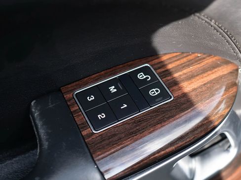 Used 2017 Land Rover Range Rover HSE AWD/4WD image 32