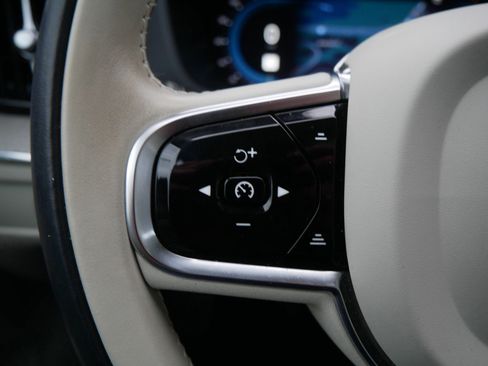 Certified 2023 Volvo XC60 B6 Ultimate w/ Climate Package image 26