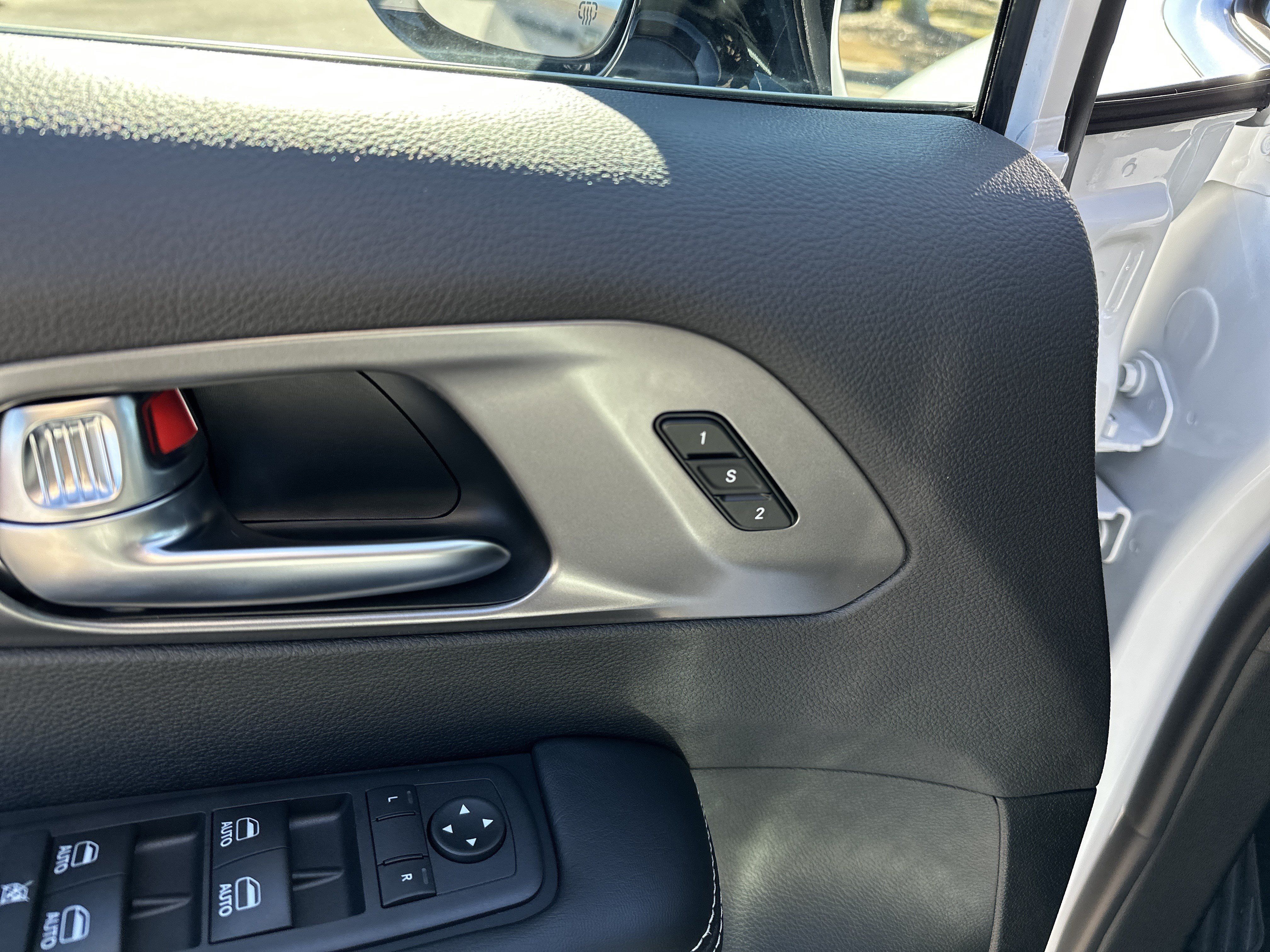 New 2026 Chrysler Pacifica Select FWD image 12