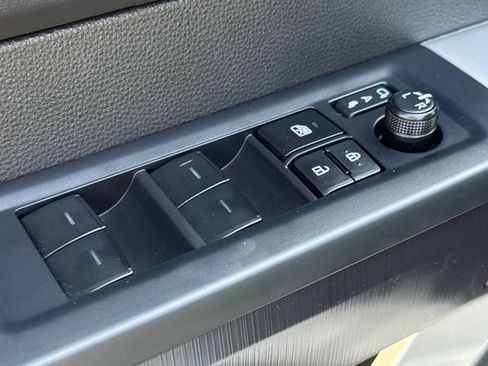 Used 2025 Toyota Sequoia Platinum AWD/4WD image 23