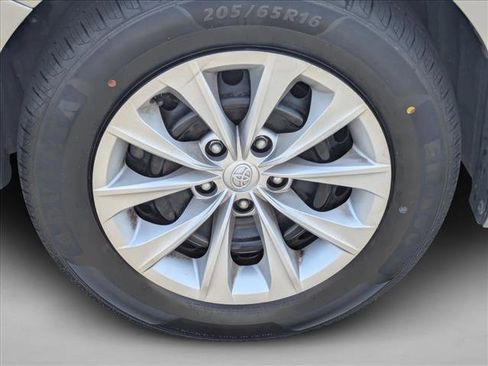 Used 2016 Toyota Camry LE FWD image 21