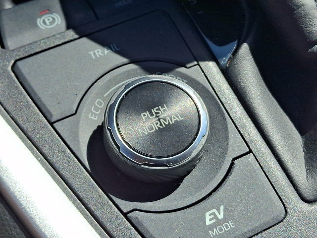 Used 2024 Toyota RAV4 LE AWD/4WD image 23