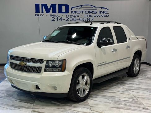 Used 2013 Chevrolet Avalanche LTZ image 1
