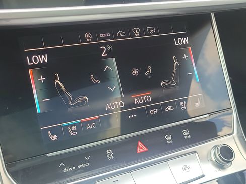 Used 2022 Audi RS 6 AWD/4WD image 30