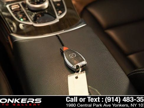 Used 2018 Mercedes-Benz GLC 300 4MATIC image 57