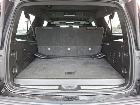 Used 2017 Cadillac Escalade ESV Platinum image 34