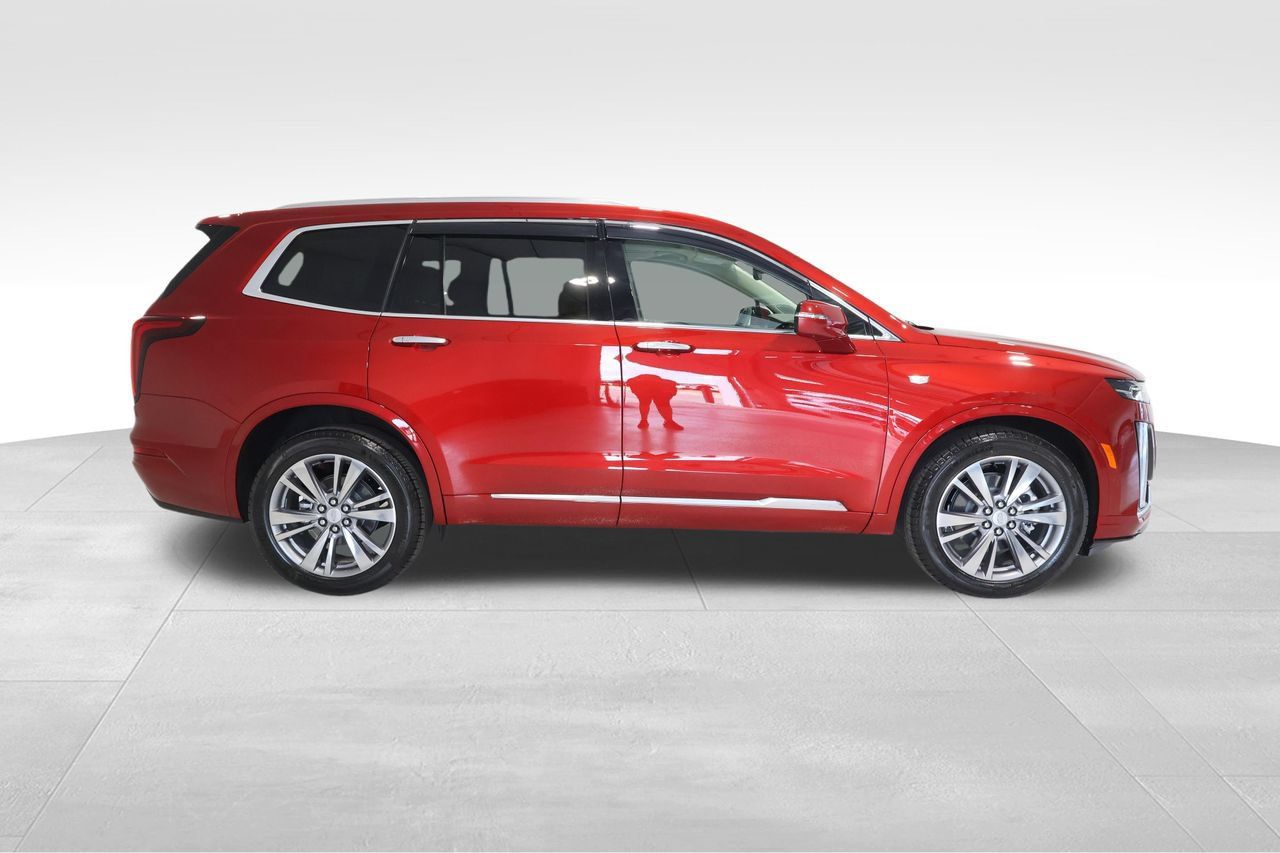 Used 2025 Cadillac XT6 Premium Luxury w/ Technology Package AWD/4WD image 5