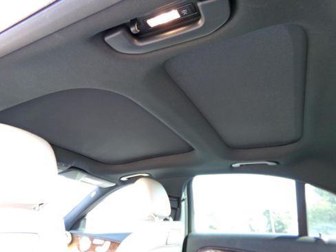 Used 2018 Mercedes-Benz E 300 image 3