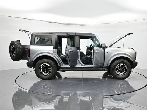 Used 2023 Ford Bronco Outer Banks image 46
