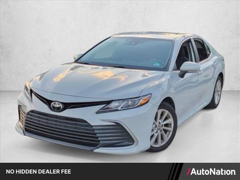 Used 2023 Toyota Camry LE w/ Convenience Package FWD image 1
