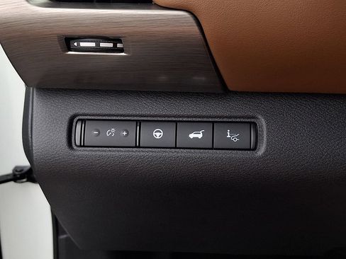 Used 2024 Nissan Pathfinder Platinum AWD/4WD image 24